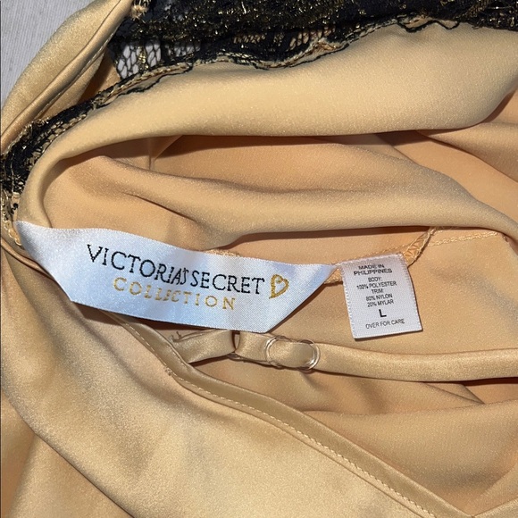 Vintage Victoria's Secret collections Satin Gown with Black Lace - Picture 5 of 5